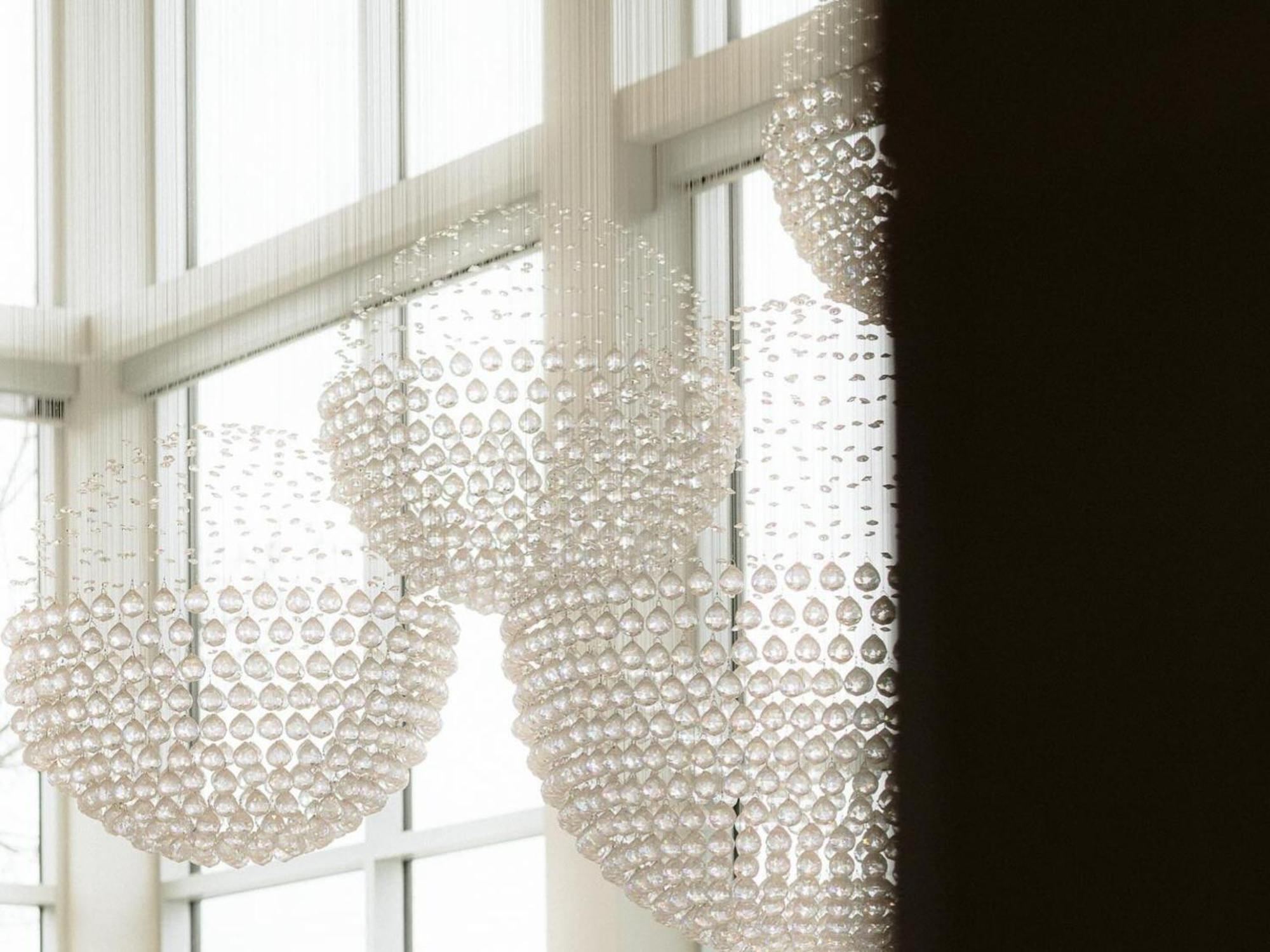 Otl Gouverneur Sherbrooke Bagian luar foto The 2000 light globes in the foyer of the National Gallery of Victoria