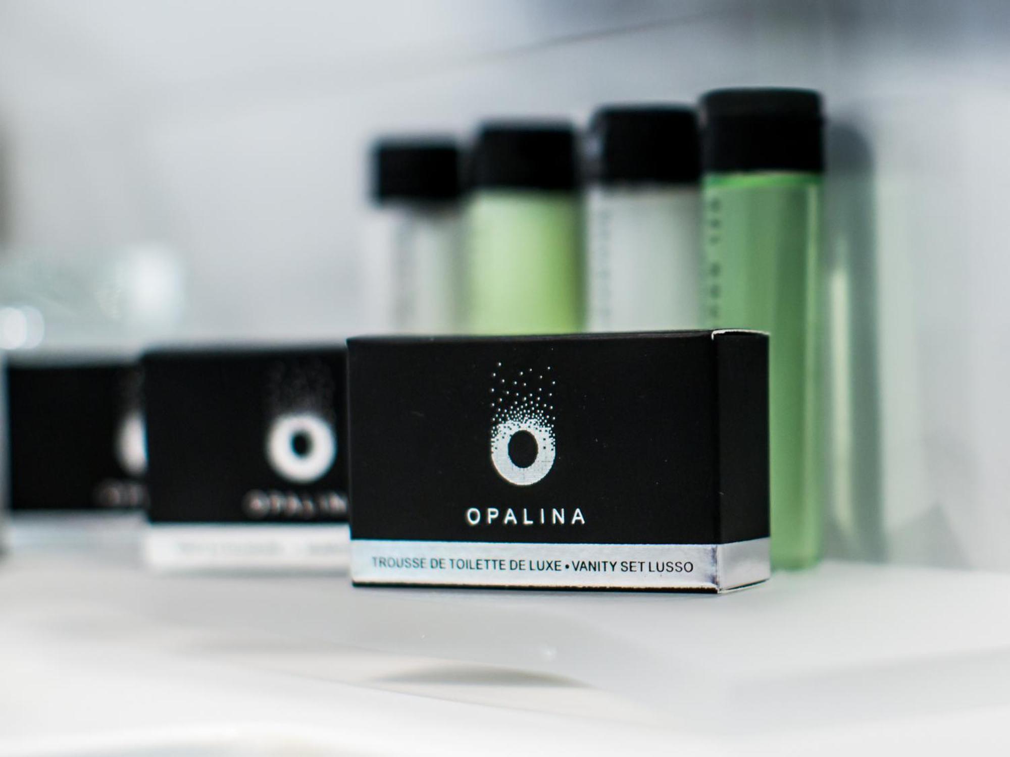 Otl Gouverneur Sherbrooke Bagian luar foto Opalina soap